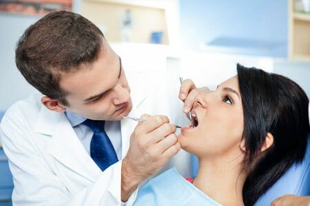 Лечение зубов во время беременности рекомендуется проводить во втором триместре